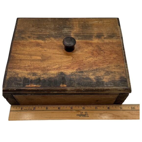 Primitive Wooden Box with Lid Handmade 9" x 7" Rustic Basic Weathered Wood Vtg - Picture 12 of 16